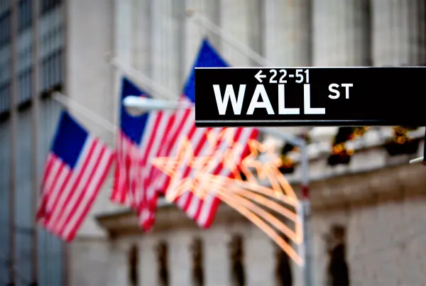 Wall Street Ends Down This Weekend, Snaps Weekly Winning Streak