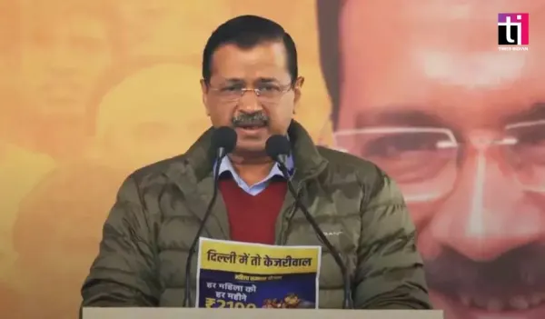 AAP Manifesto: From auto-taxi drivers to students, youth, women and elderly, AAP's manifesto is full of freebies