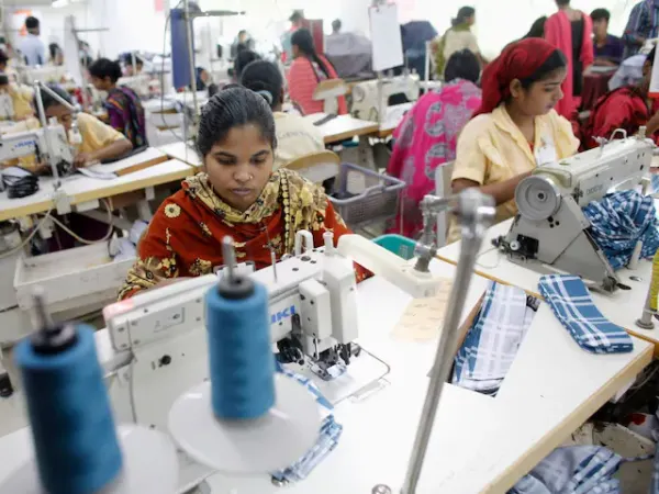 Crisis in Bangladesh’s Textile Industry! Workers Struggle for Salaries